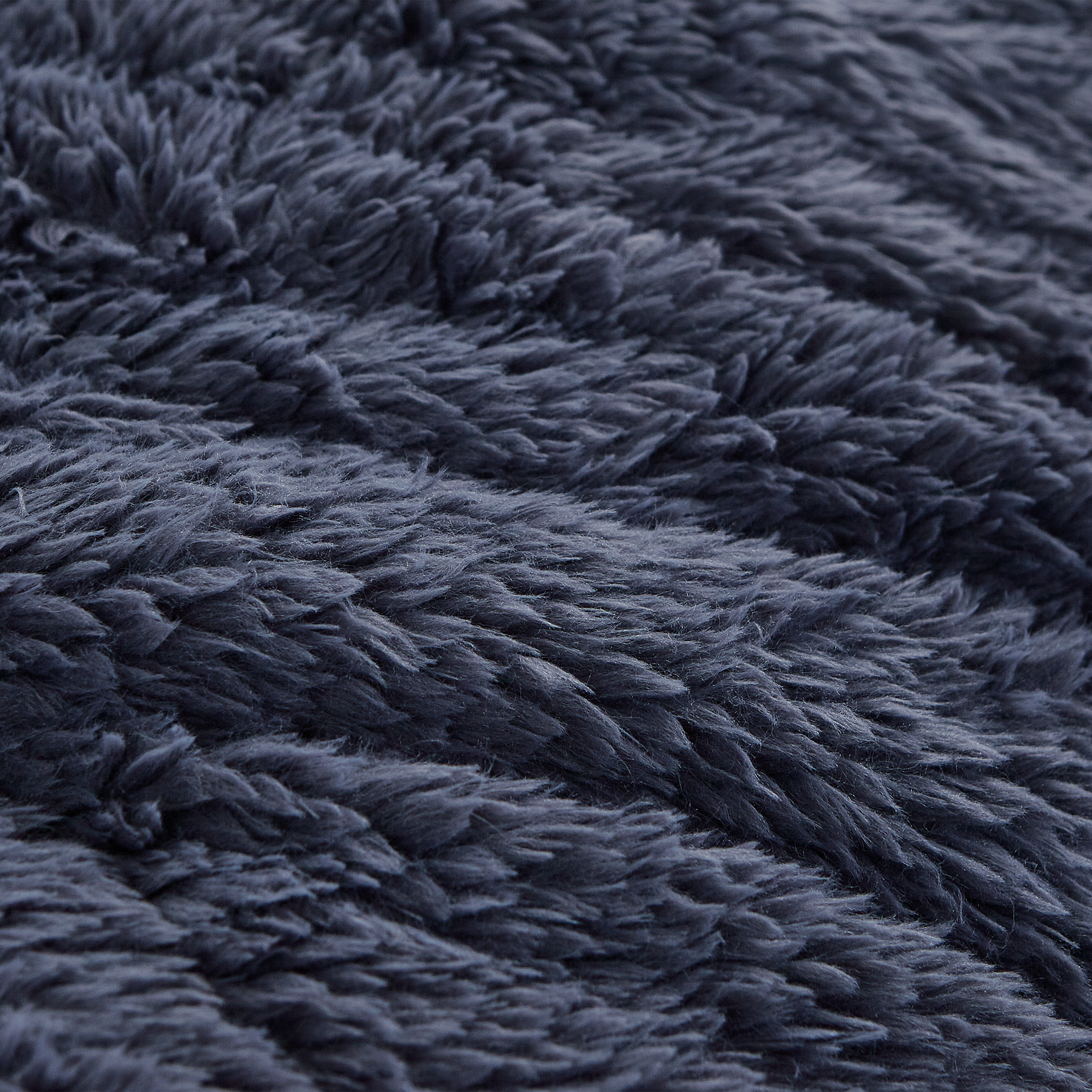 Machine Washable Oversized Bedspread Twin Plush Comforter Made with Extended Length and Extended Width Twin Bedding Dimensions