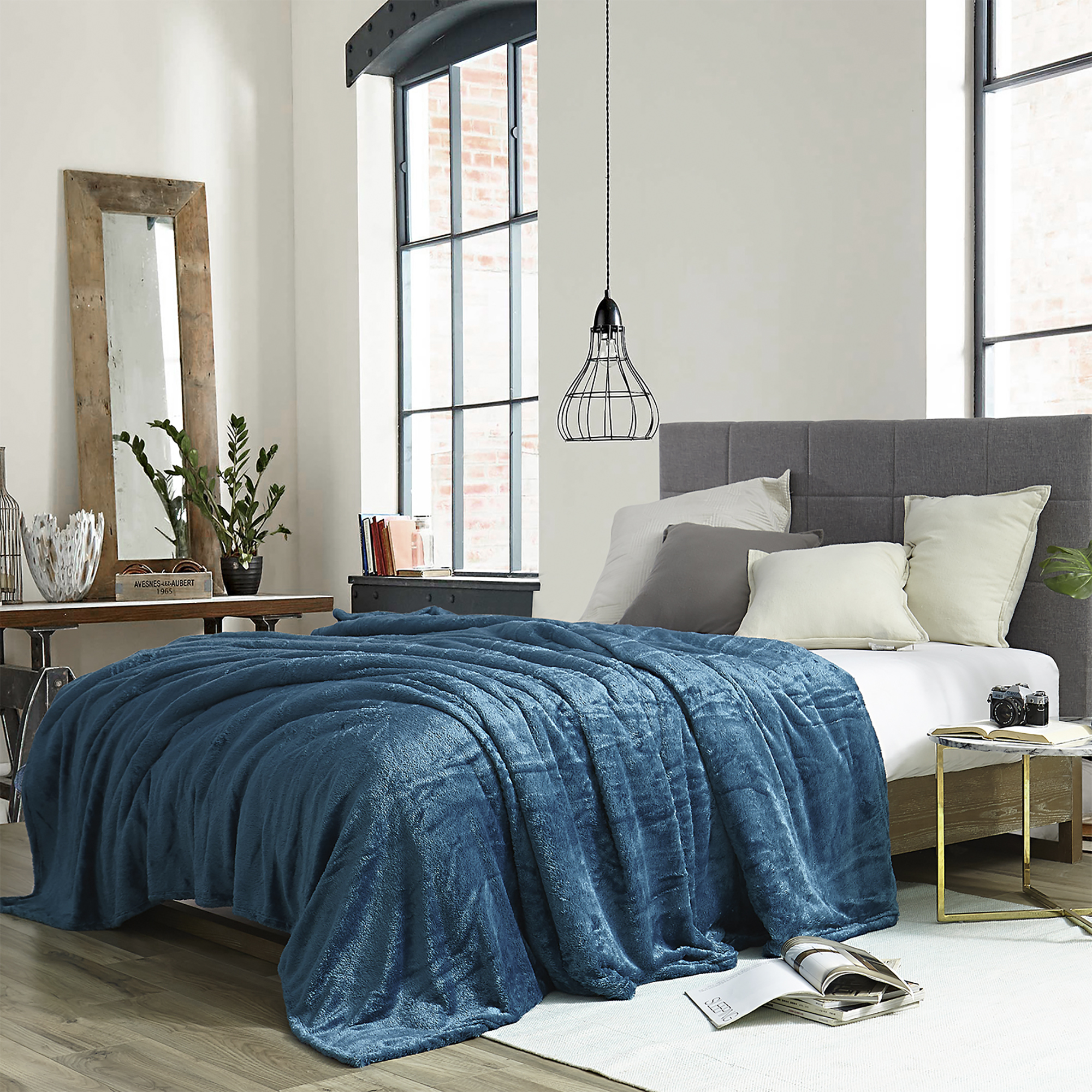 Me Sooo Comfy - Coma Inducer® King Bedding Blanket - Ocean Depths Teal