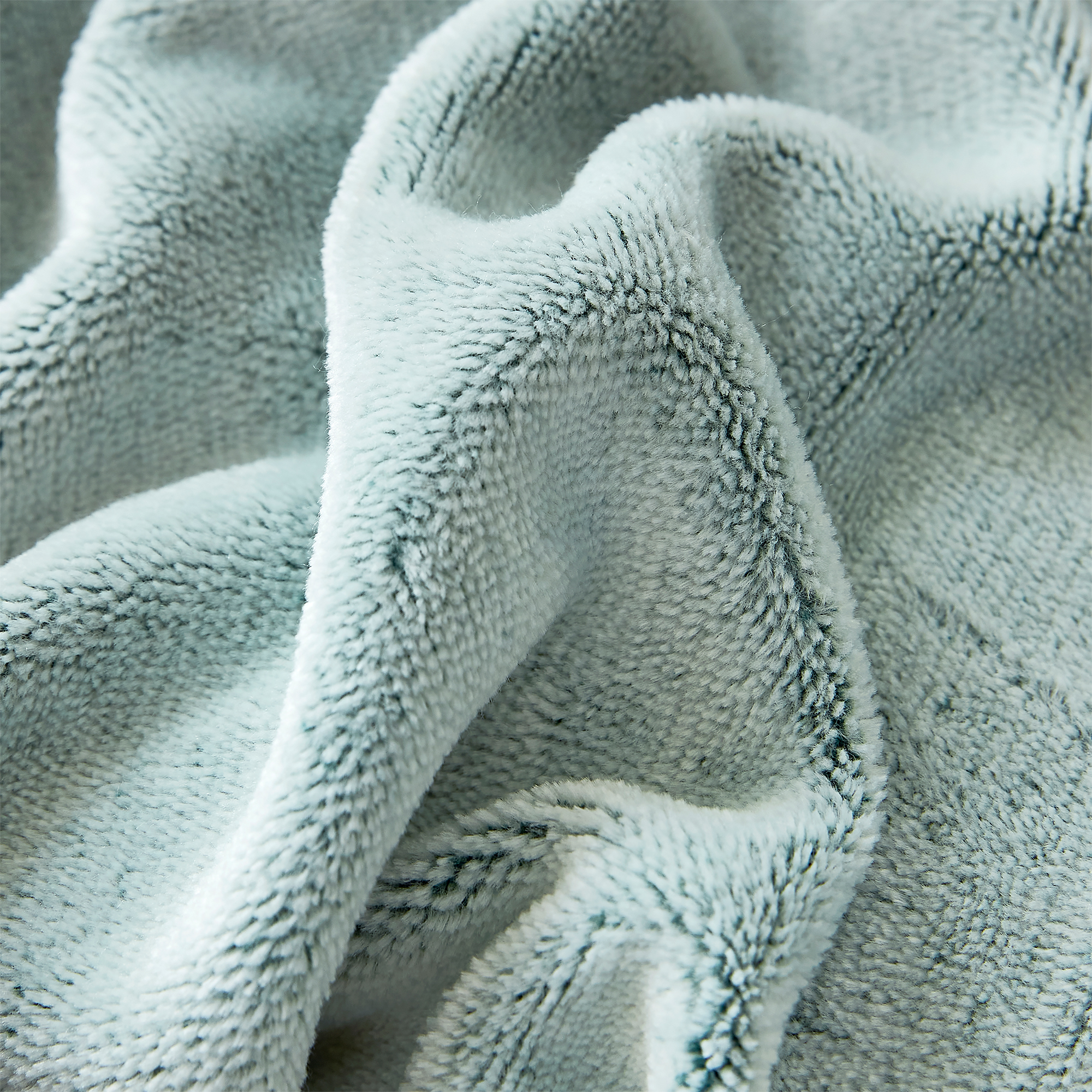 Coma Inducer® Oversized King Comforter - Frosted Pine