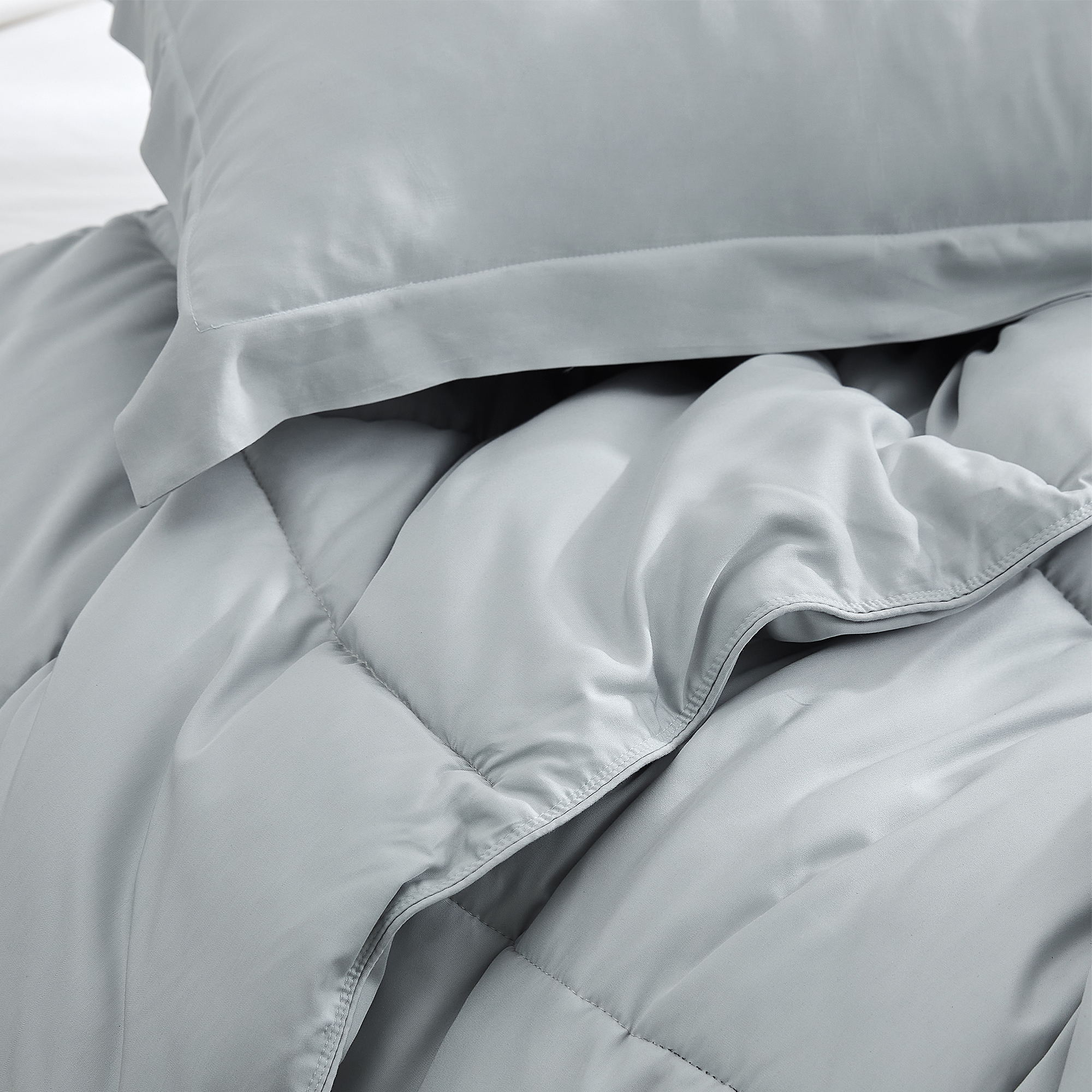 Snorze® Cloud Comforter - Coma Inducer® Ultra Cozy Bamboo - Oversized Comforter in Glacier Gray