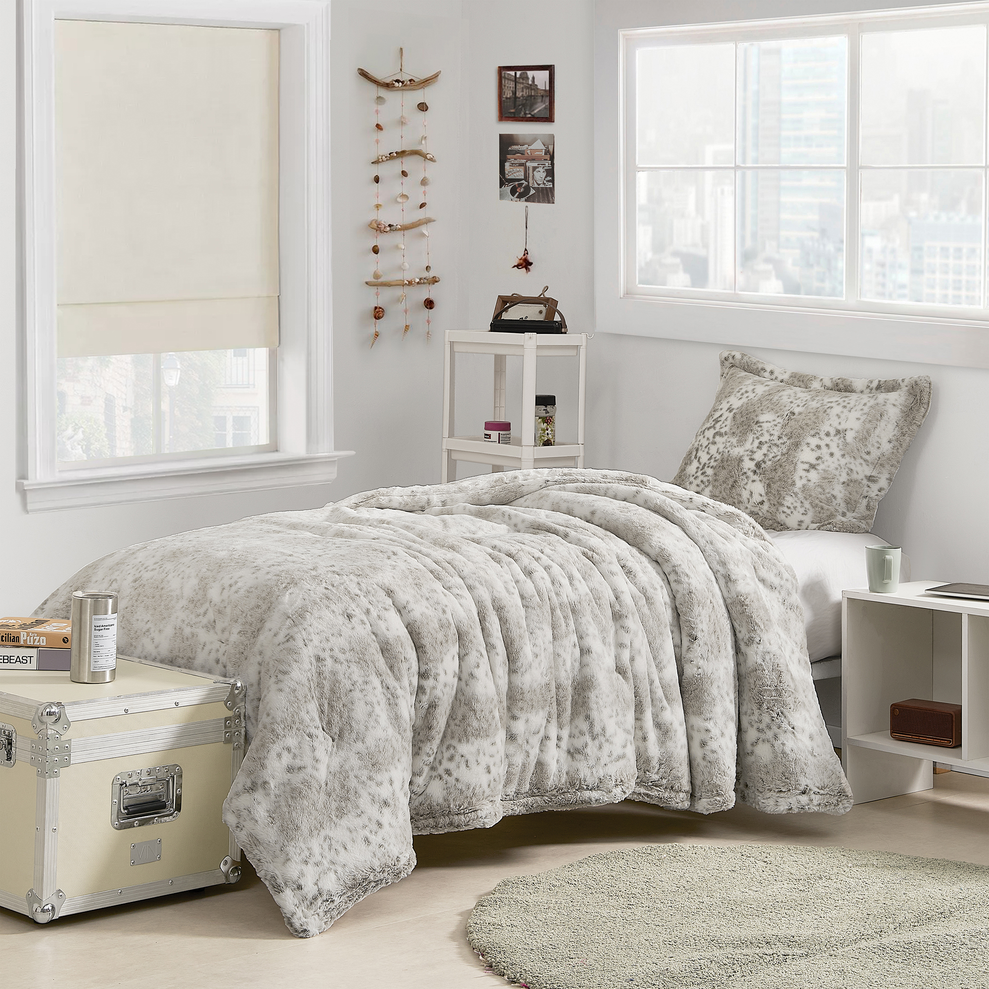 Snow Lynx - Coma Inducer Twin XL Comforter