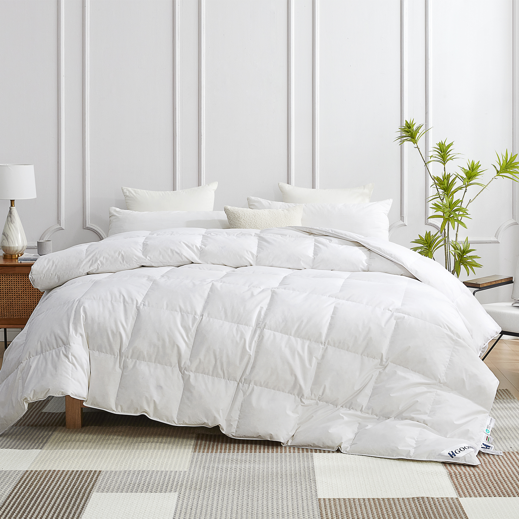 HGOOSE® - Hungarian Down and Feather Comforter - Oversized Queen