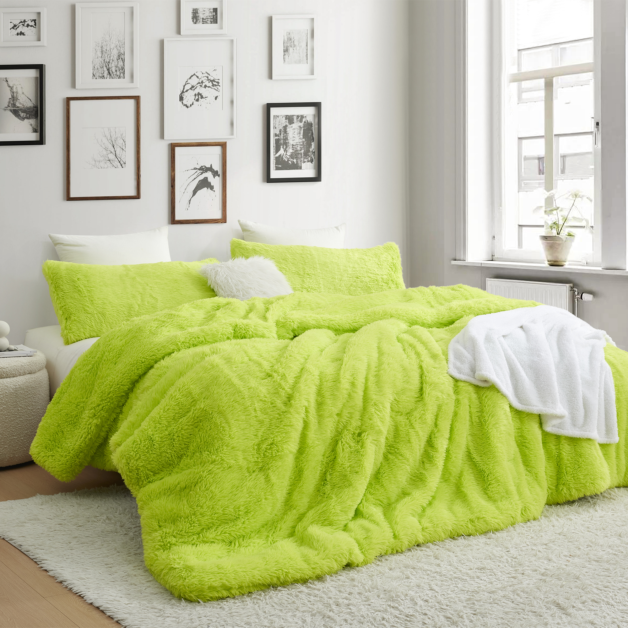 Full of Fluff - Coma Inducer® Oversized Queen Comforter - Green Screen