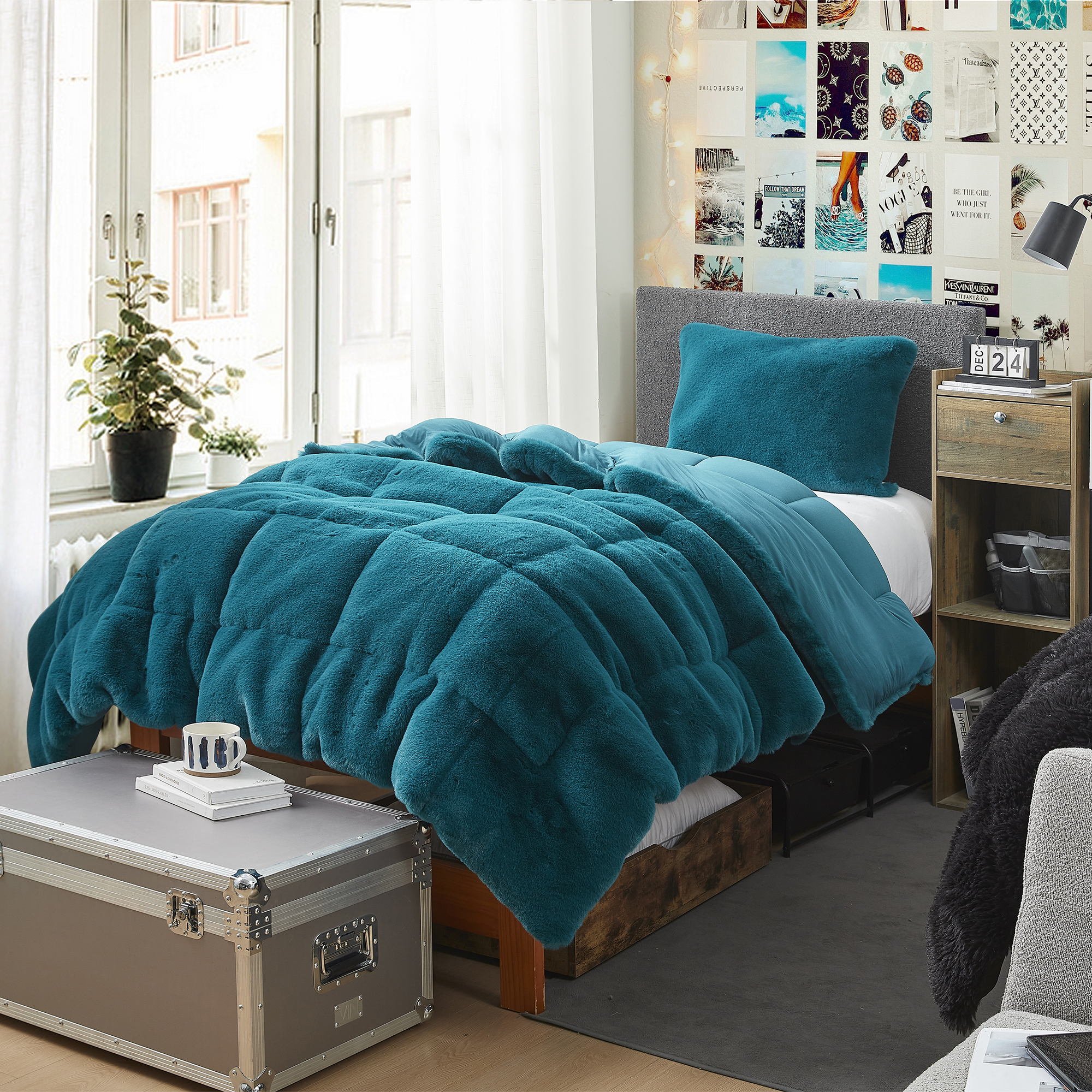 Chunky Bunny Yoga - Coma Inducer® Oversized Twin Comforter - Real Teal