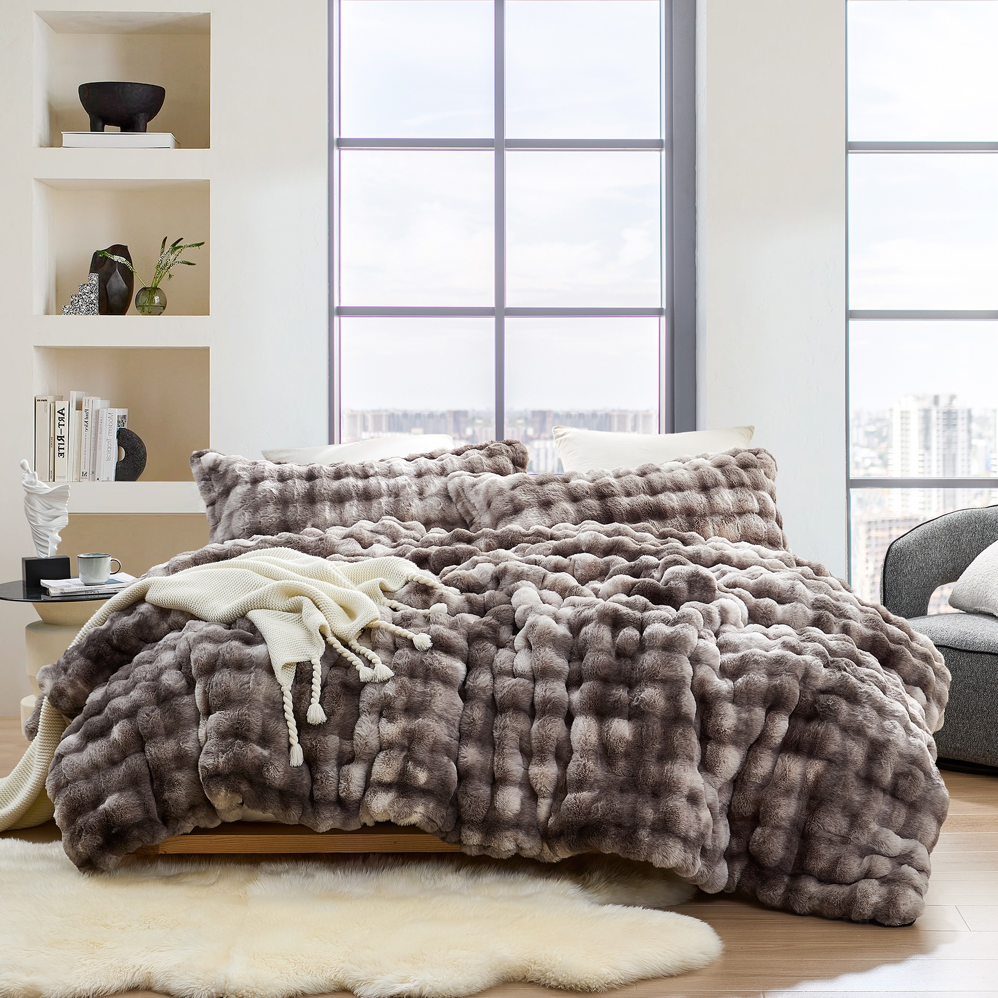 Snowball Chunky Bunny - Coma Inducer® Oversized Queen Comforter Set - Multi Gray