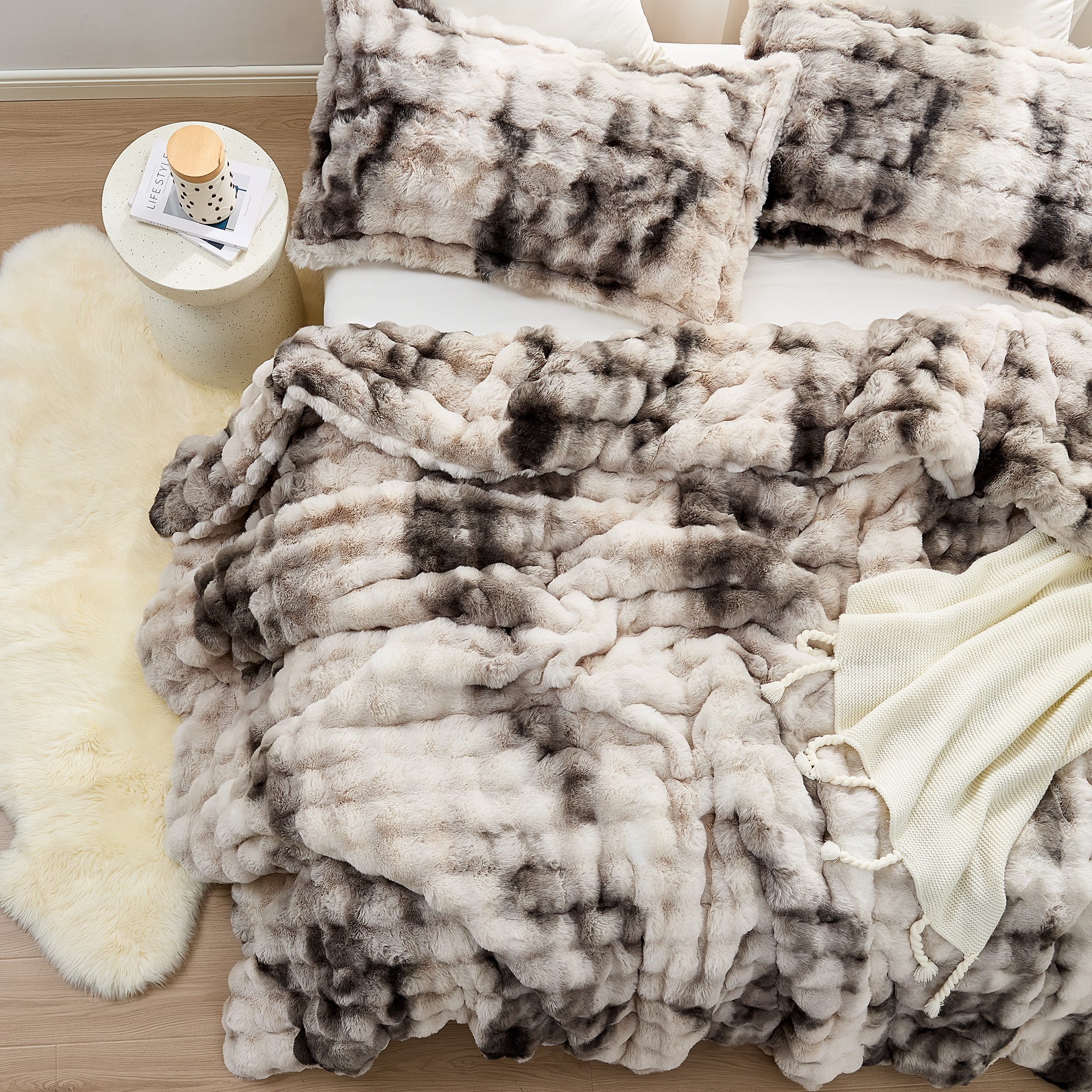 Snowball Double Chunky Bunny - Coma Inducer® Oversized Comforter Set - Messy Storm Gray