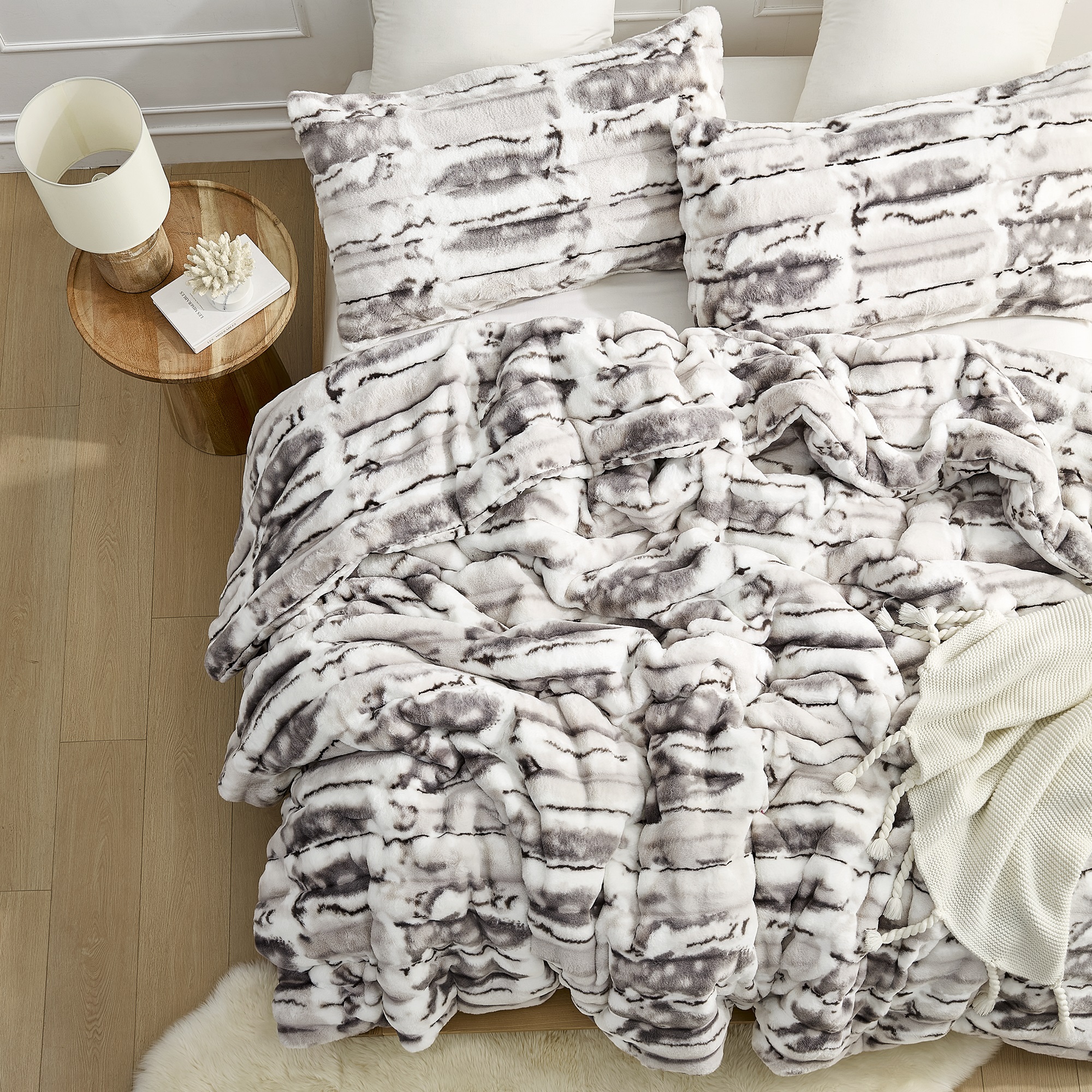Jelly Rolls Chunky Bunny - Coma Inducer® Oversized King Comforter Set - Gray Stream