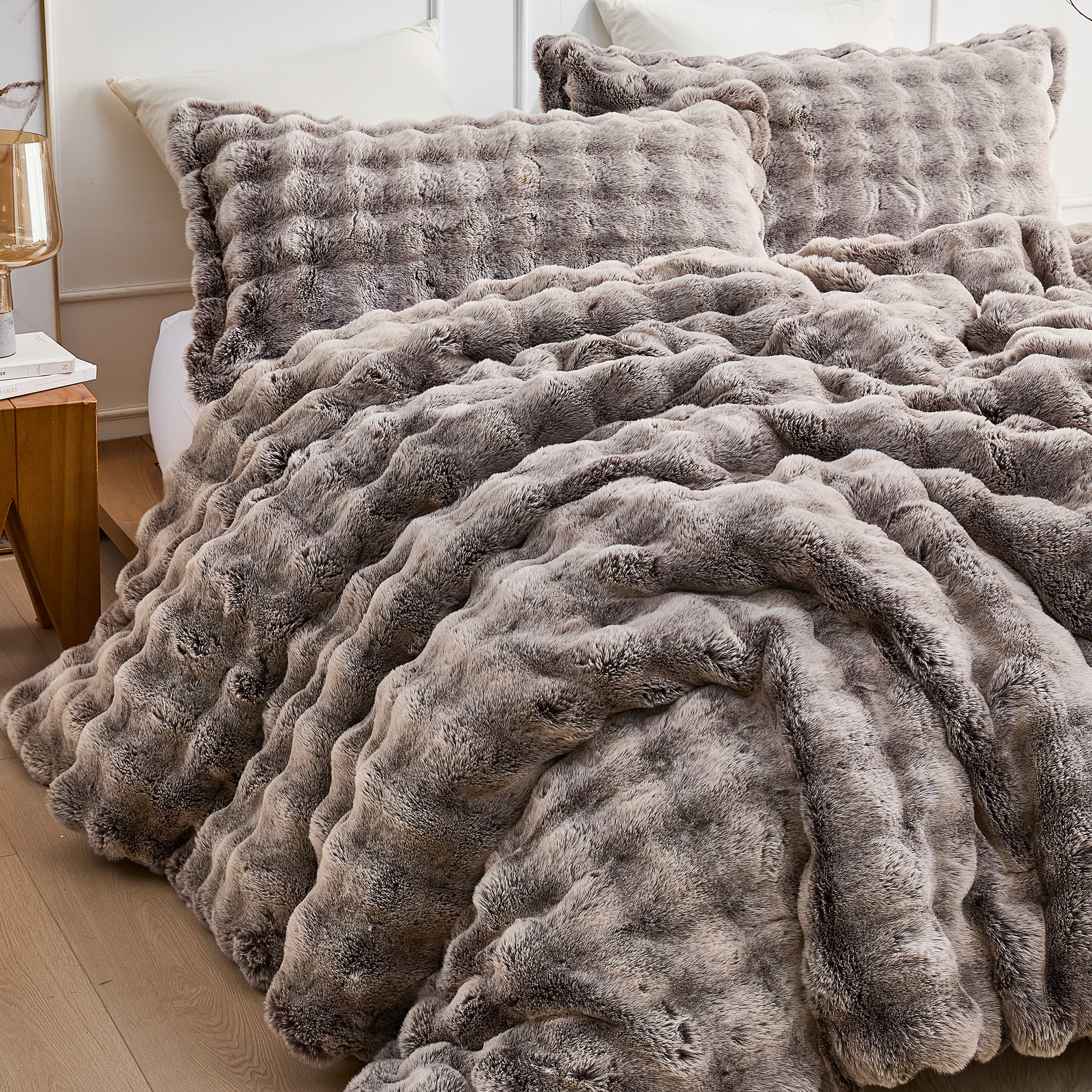Snowball Chunky Bunny - Coma Inducer® Oversized Queen Comforter Set - Icy Mocha