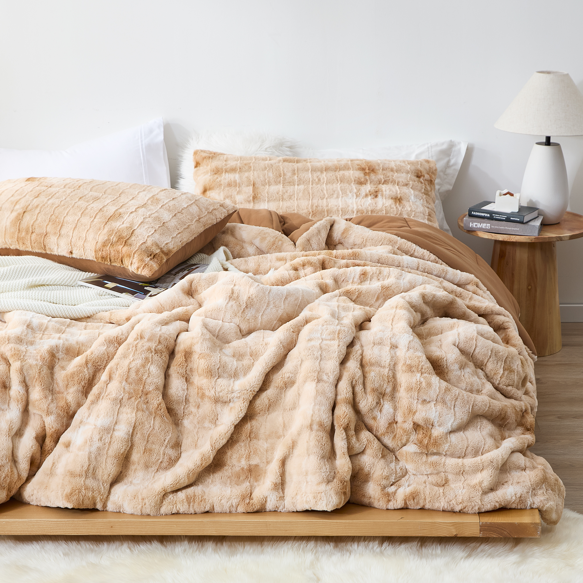 Chunky Bunny Spotty Yoga - Coma Inducer® Oversized Comforter - White Tan