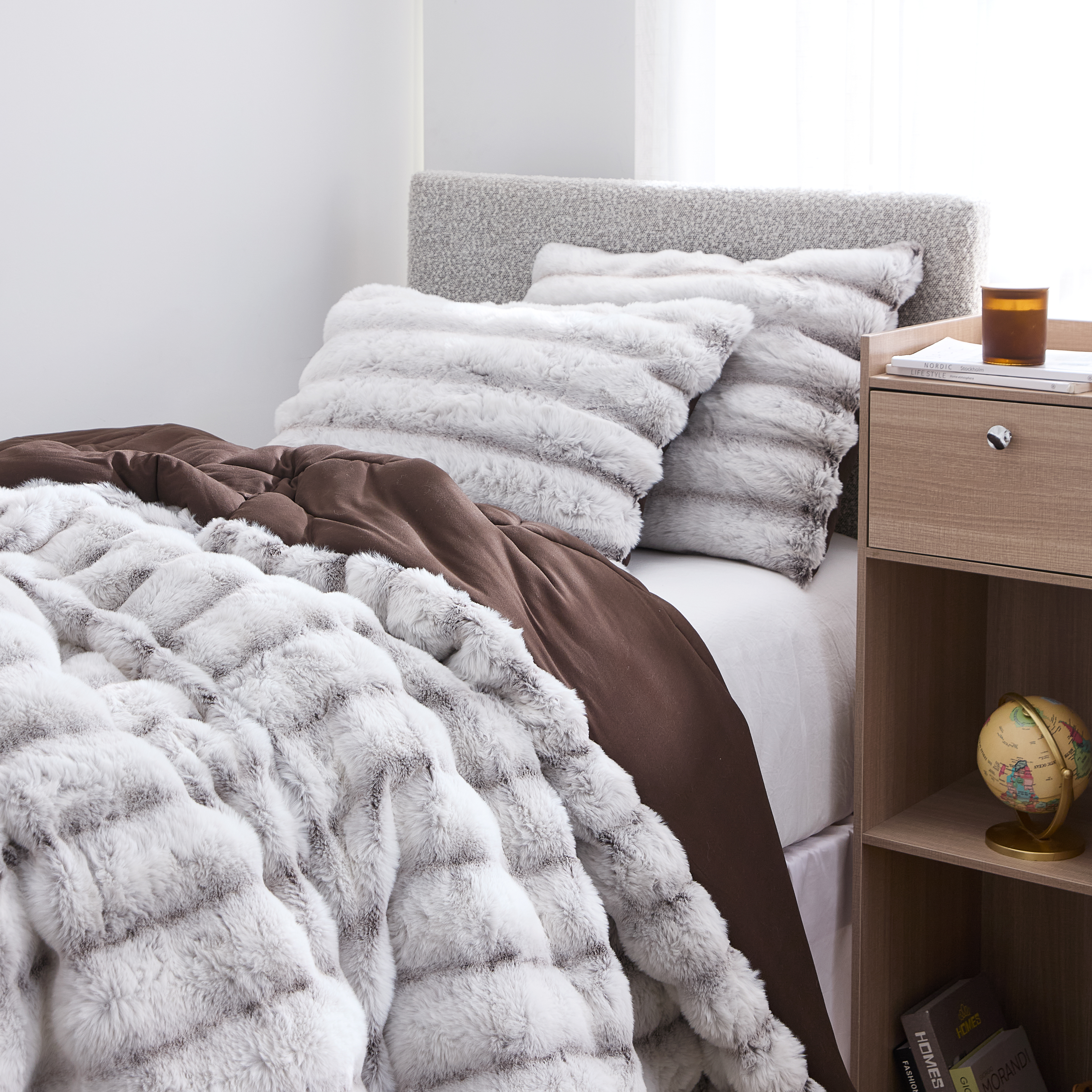 Jelly Rolls Chunky Bunny - Coma Inducer® Twin XL Comforter - Frosted Espresso