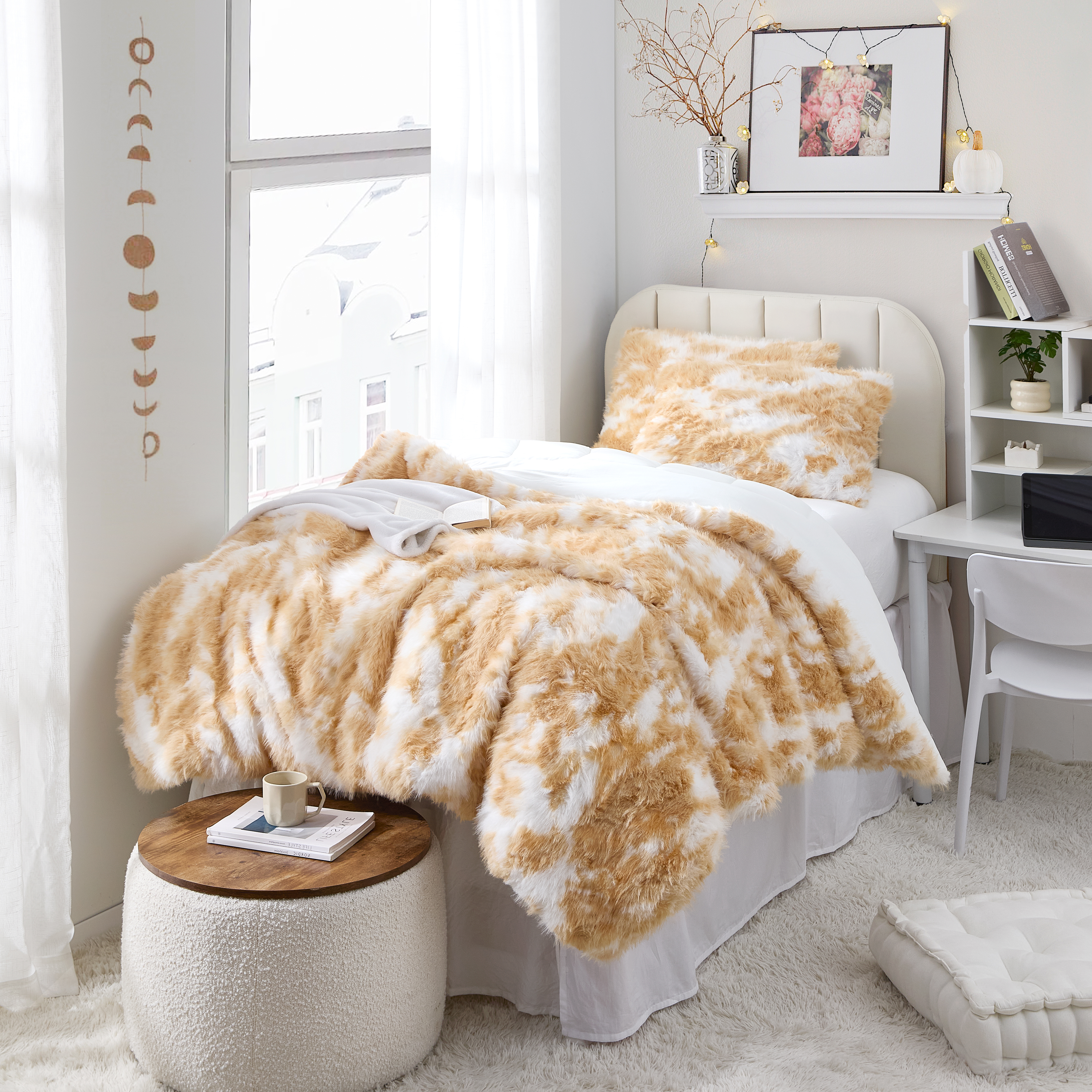 Highland - Coma Inducer® Twin XL Comforter - Tan & White