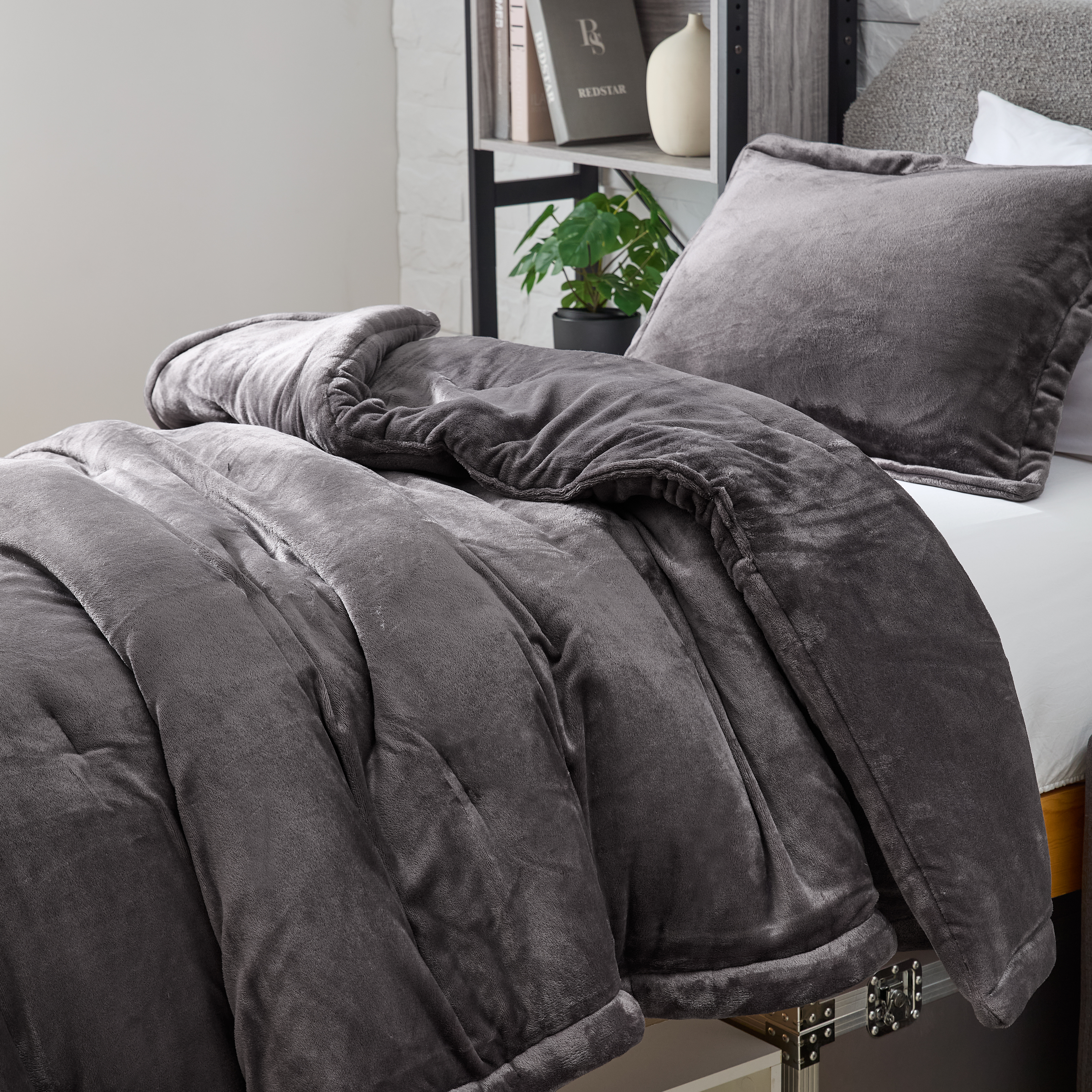 Touchy Feely - Coma Inducer® Oversized Twin Comforter Set - Dark Core Gray