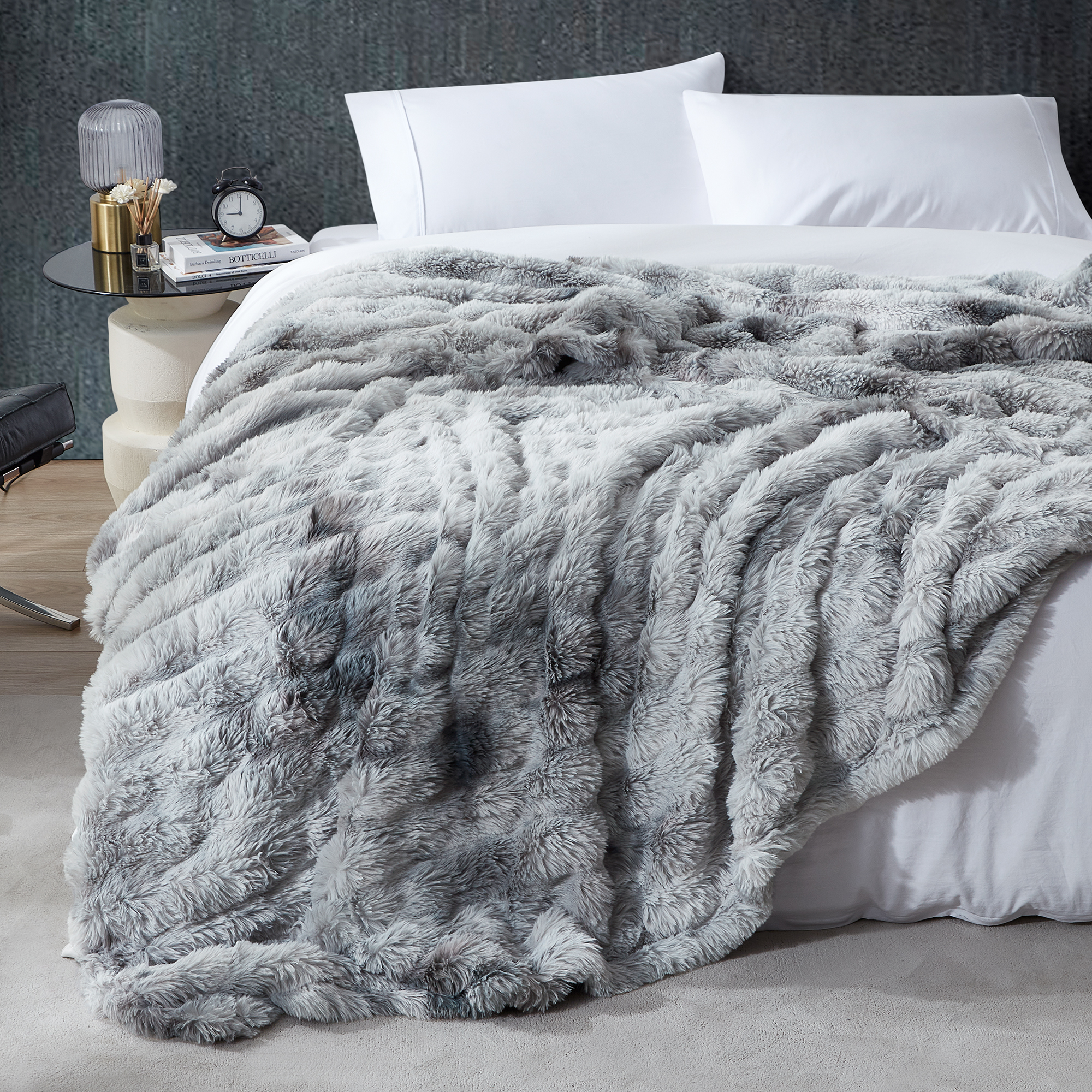 Snowball Chunky Bunny® - Coma Inducer® Queen Blanket - Monsoon Gray