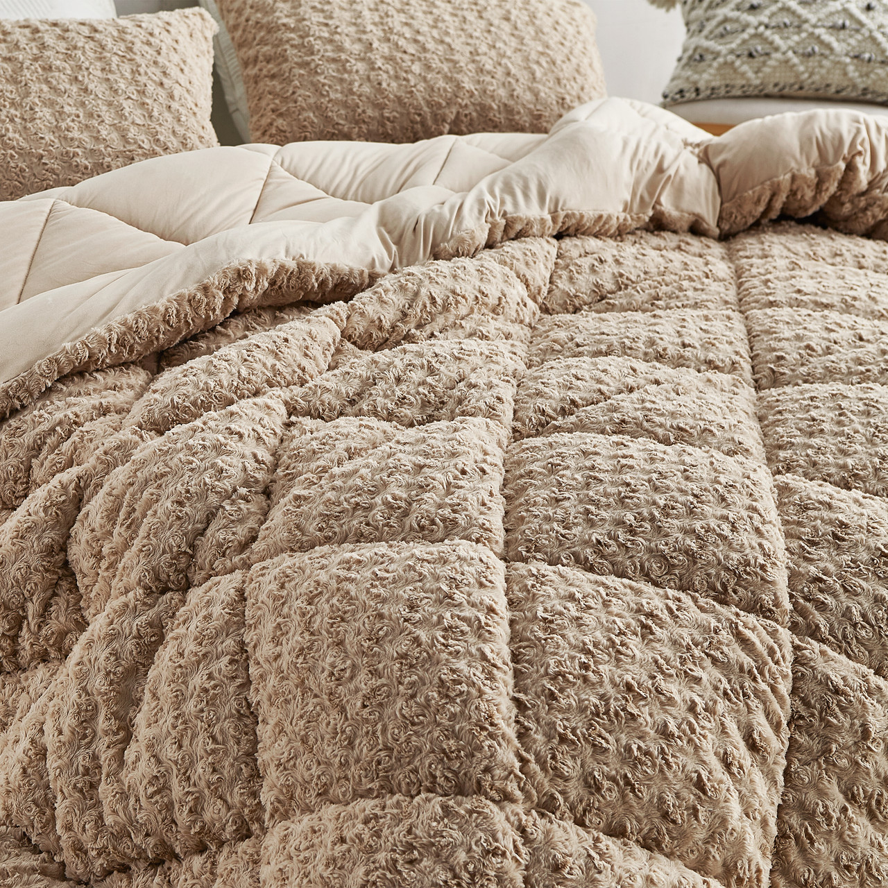 Puppy Love® - Coma Inducer® Alaskan King Comforter