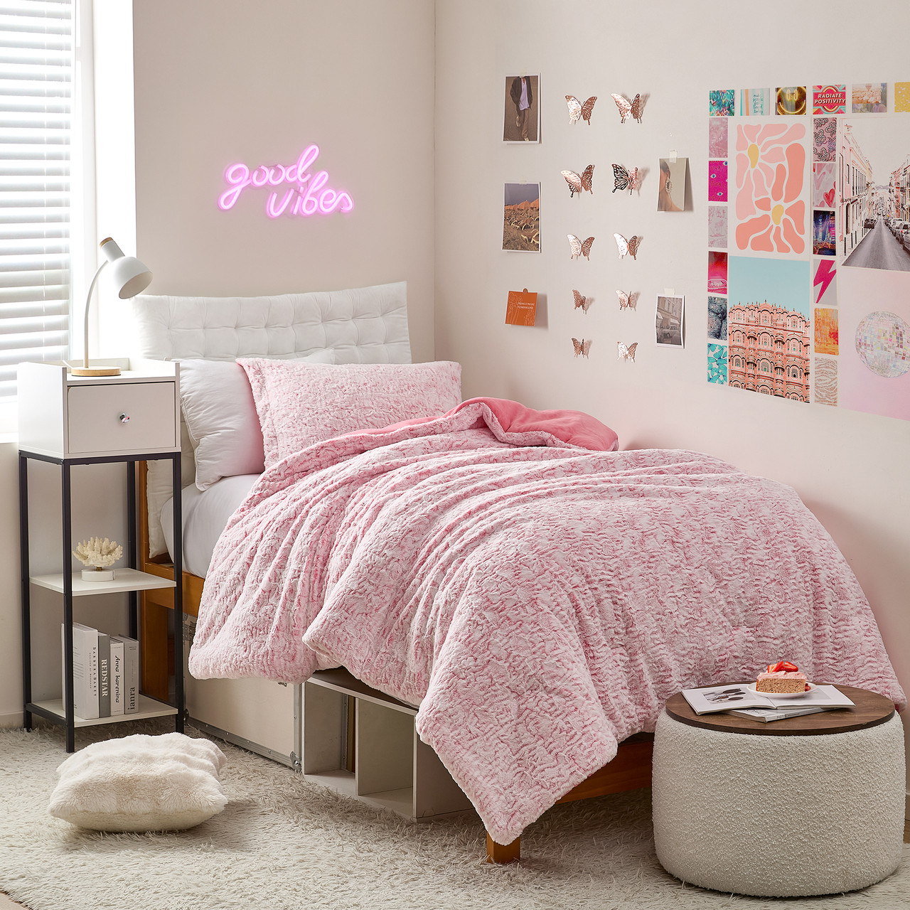 ストロベリーショートケーキ　寝具 Shortcake - Coma Inducer® Oversized Twin Comforter Set