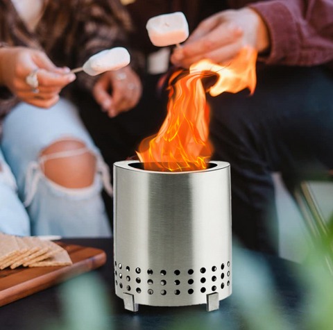 Cheminée de table - Indoor & Outdoor  🔥 ÊTRE ON FIRE 🔥 Pour se créer une  atmosphère cocooning, on mise tout sur cette cheminée portable indoor &  outdoor. À l'intérieur du