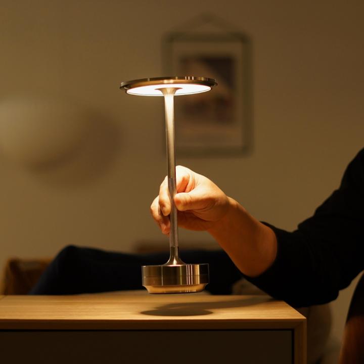 Lampe de table portable, 4000mah Lampe sans fil rechargeable à piles pour  tables, lampe de chevet dimmable tactile à 4 voies pour table de chevet, Led  Portable La