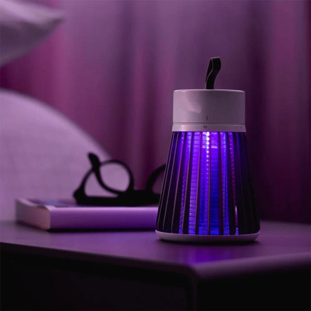 La lampe UV anti-moustiques  Pour des soirées d'été en toute