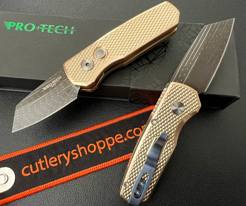 PRO-TECH BLADE SHOW ATLANTA 2024 LIMITED EDITION RUNT 5 AUTOMATIC. 1.9" CHAD NICHOLS STAR FIRE DAMASCUS REVERSE TANTO BLADE. BLACK LIP PEARL BUTTON. CALIFORNIA LEGAL AUTOMATIC. CUTLERY SHOPPE