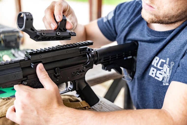 Thumb-Nut Picatinny Riser Rail for Maximum Height on Flat-Top Rifles ...