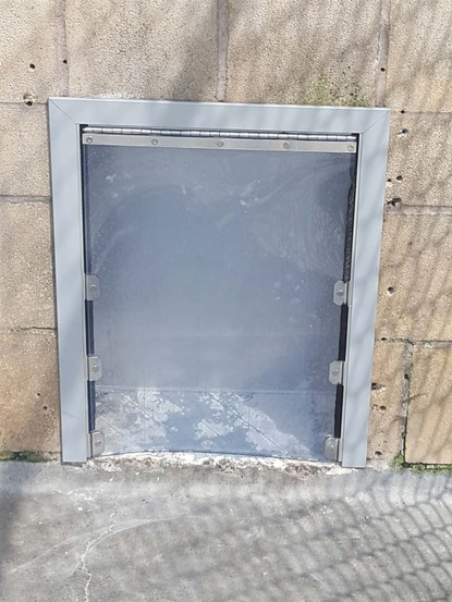 3-Sided Exterior Professional Kennel Door