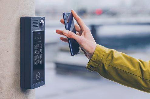 Access Control with door station and mobile access credential