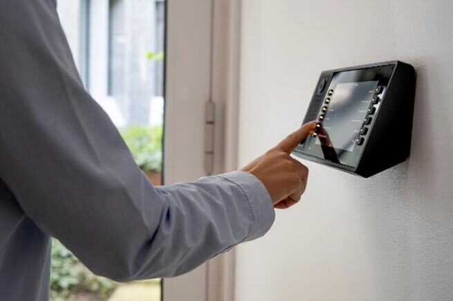 Axis C6110 paging console in wall mode