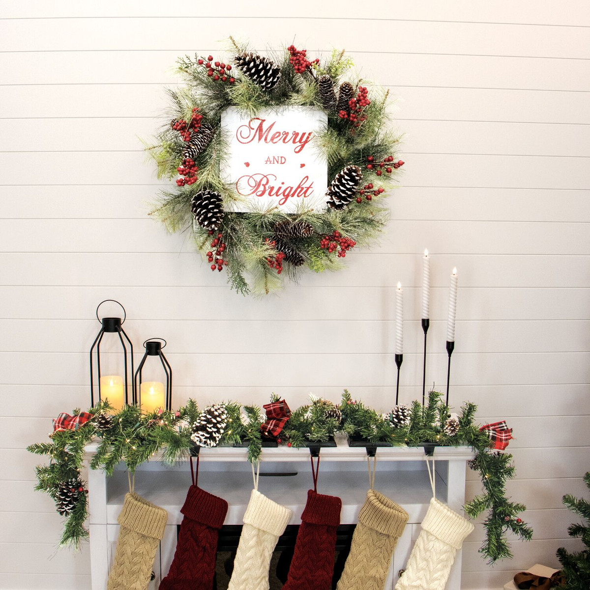 Fraser Hill Farm 26-Inch Frosted Wreath with Pinecones, Red Berries, and Merry Christmas Sign