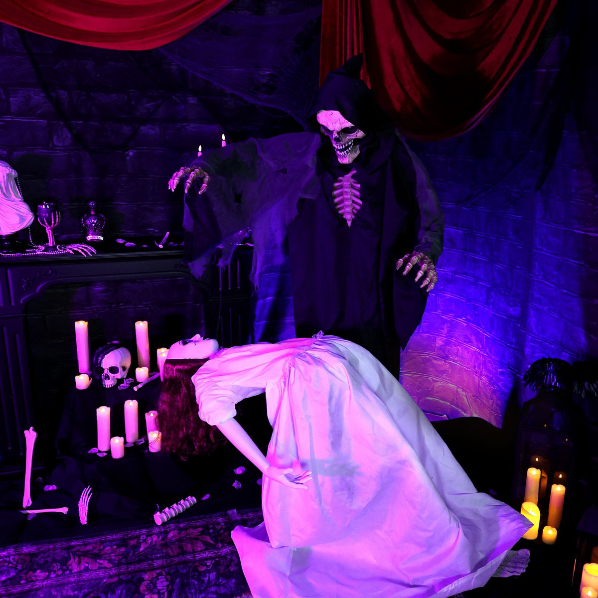 Halloween Decorations, Animatronics & Haunted Décor | Haunted Hill