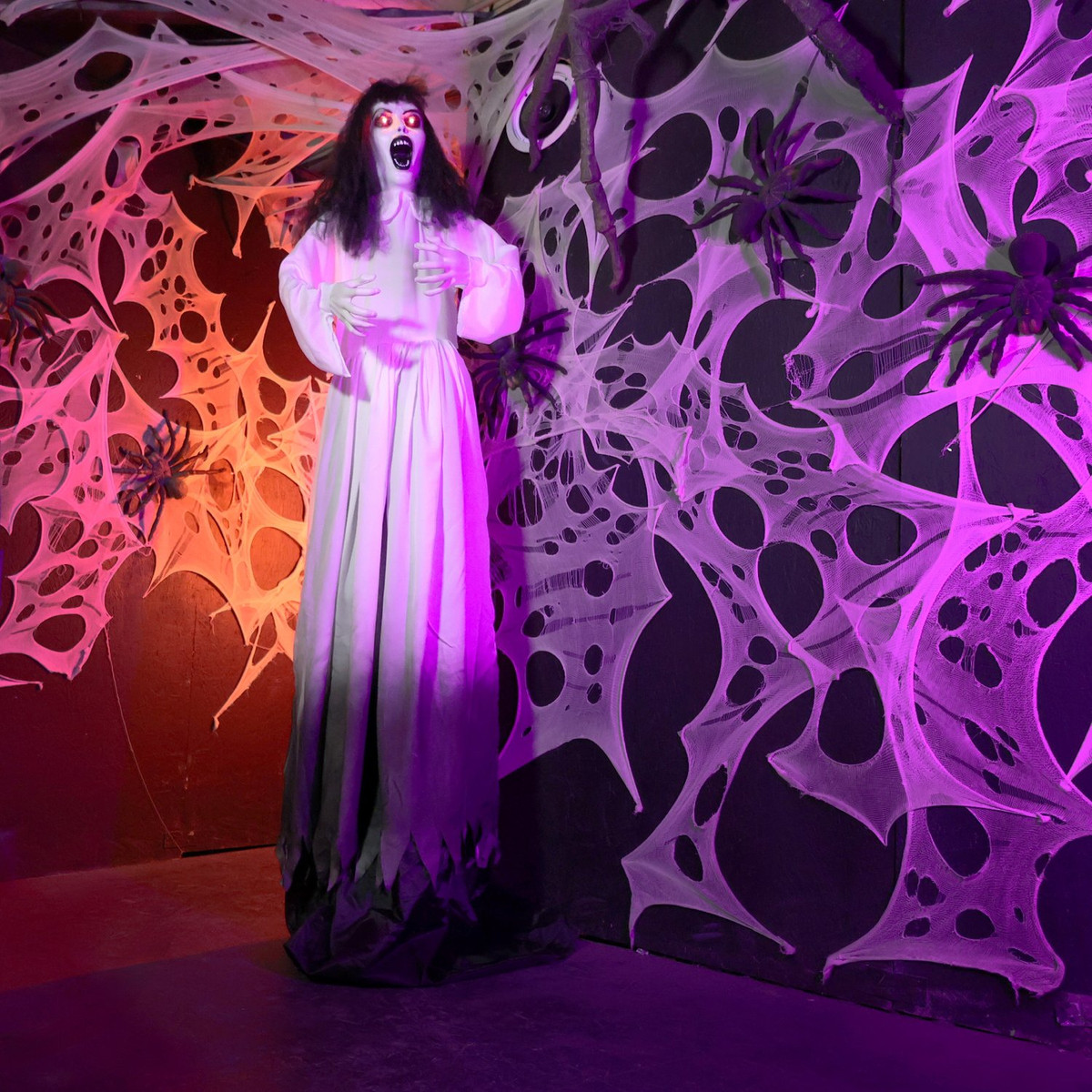 6.9-Ft. Tall Specter Lady Animatronic - Haunted Hill Farm