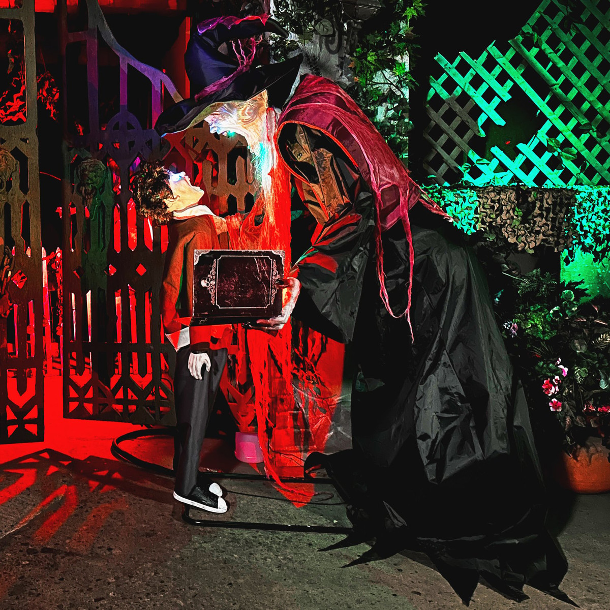 Best Halloween Decorations | Scary Halloween Decor | Fraser Hill Farm