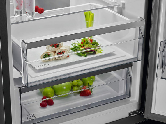 AEG RCB632E3MW 59.5cm 60/40 Fridge Freezer - White