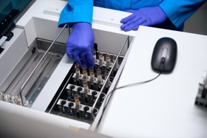 Lab diagnostic equipment