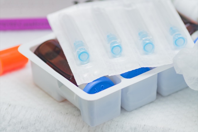 Biomarker collection kit with temperature-controlled inserts