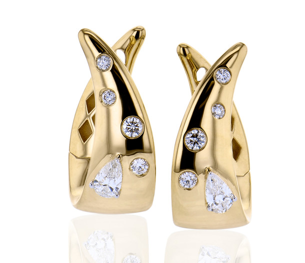 Simon G. Scattered Diamond Sculpted Hoop Earrings
