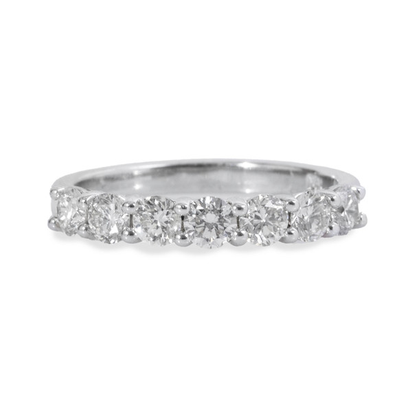 White Gold Shared Prong Diamond Wedding Band (0.92tw)