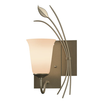 Leaf One Light Wall Sconce in Soft Gold (39|205122SKTRGT84GG0035)