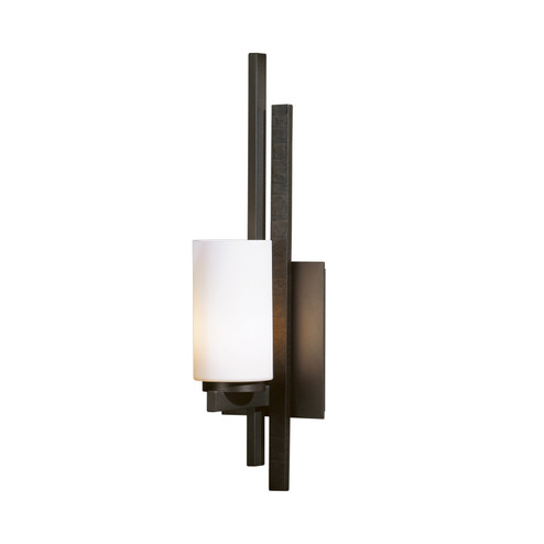 Ondrian One Light Wall Sconce in Dark Smoke (39|206301SKTLFT07GG0168)