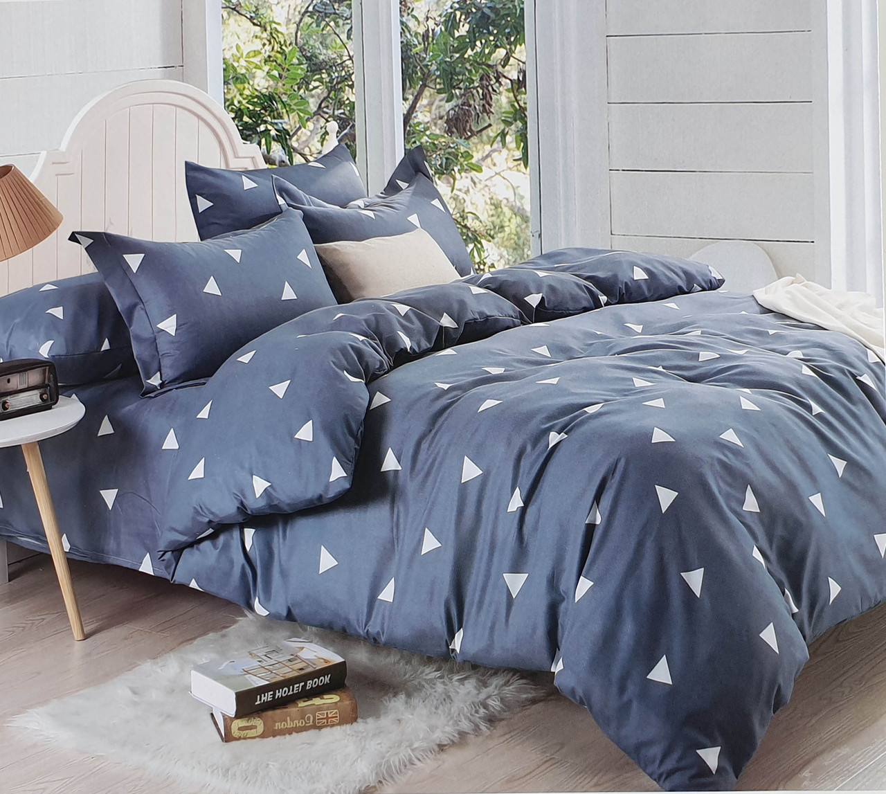 Duvet Cover with Pillow Cases Quilt Cover Bedding Set in Double King size 90 GSM BLUE TRIANGLE