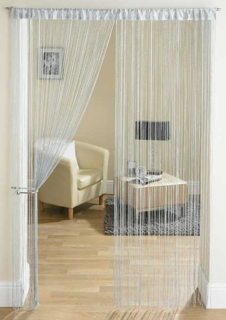 Decorative hanging foil braided curtain panel, ideal for parties, weddings, events and home décor. Size: 97 x 197cm.