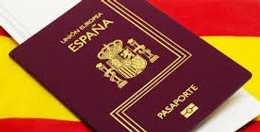  Spanish Passport, Visa and ID Photos 