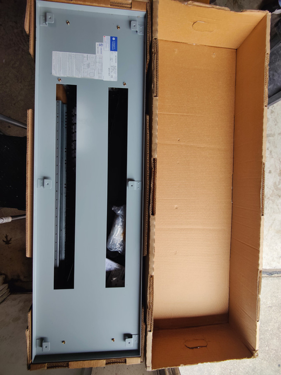 ADF3662MB Interior Unit for 66 Branch Breakers