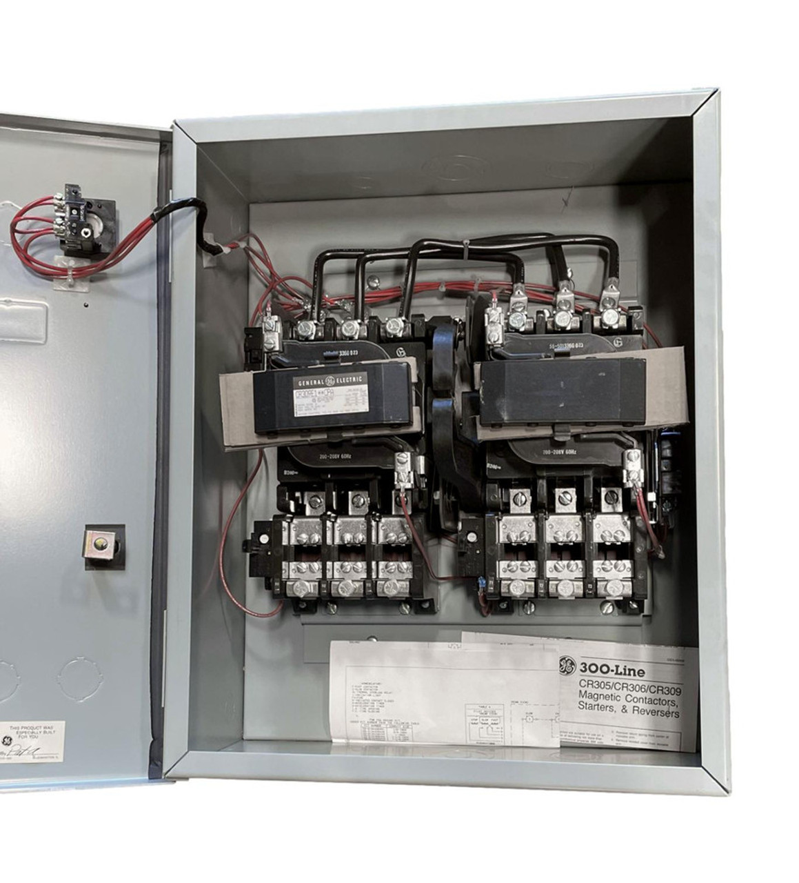 Enclosed, CR309E102-CPA NEMA Size-3
2 Speed Starter Enclosed, CR309E102-CPA NEMA Size-3
2 Speed Starter