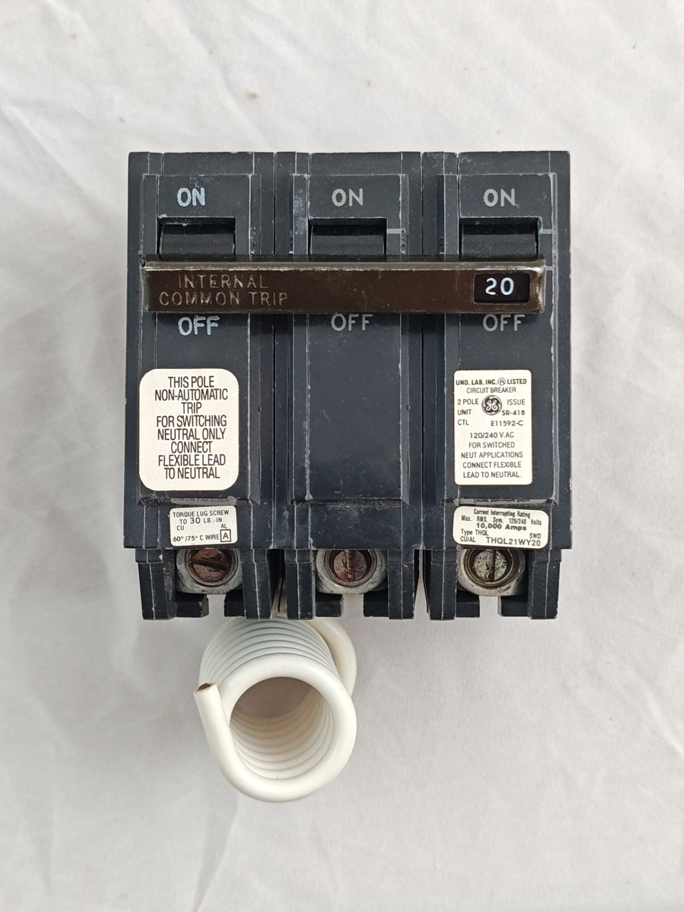 THQL31WY20 Plug-in Switch Neutral 2-Pole Circuit Breaker