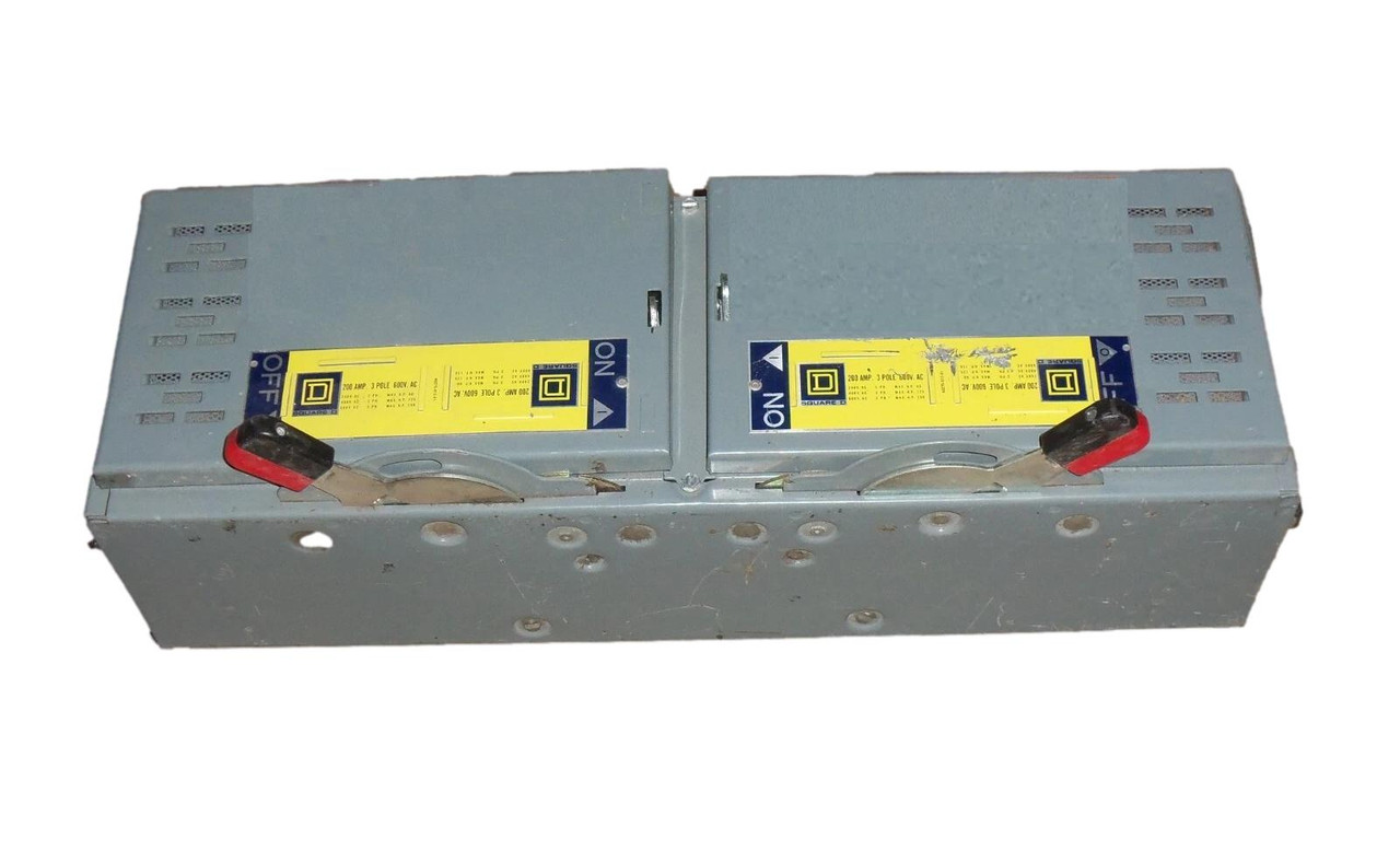 QMJ363T
Double 100A Fusible Panel Switch Two-100A Switches in one unit. Series E1