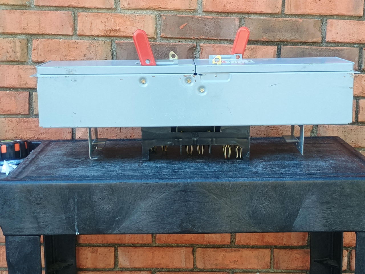 ADS36100HS 100A 600V Fusible
Side View