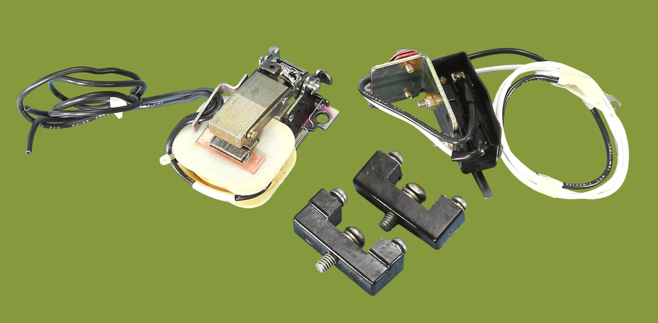 S02JL4RO
Shunt Trip & Cut-Off Switch