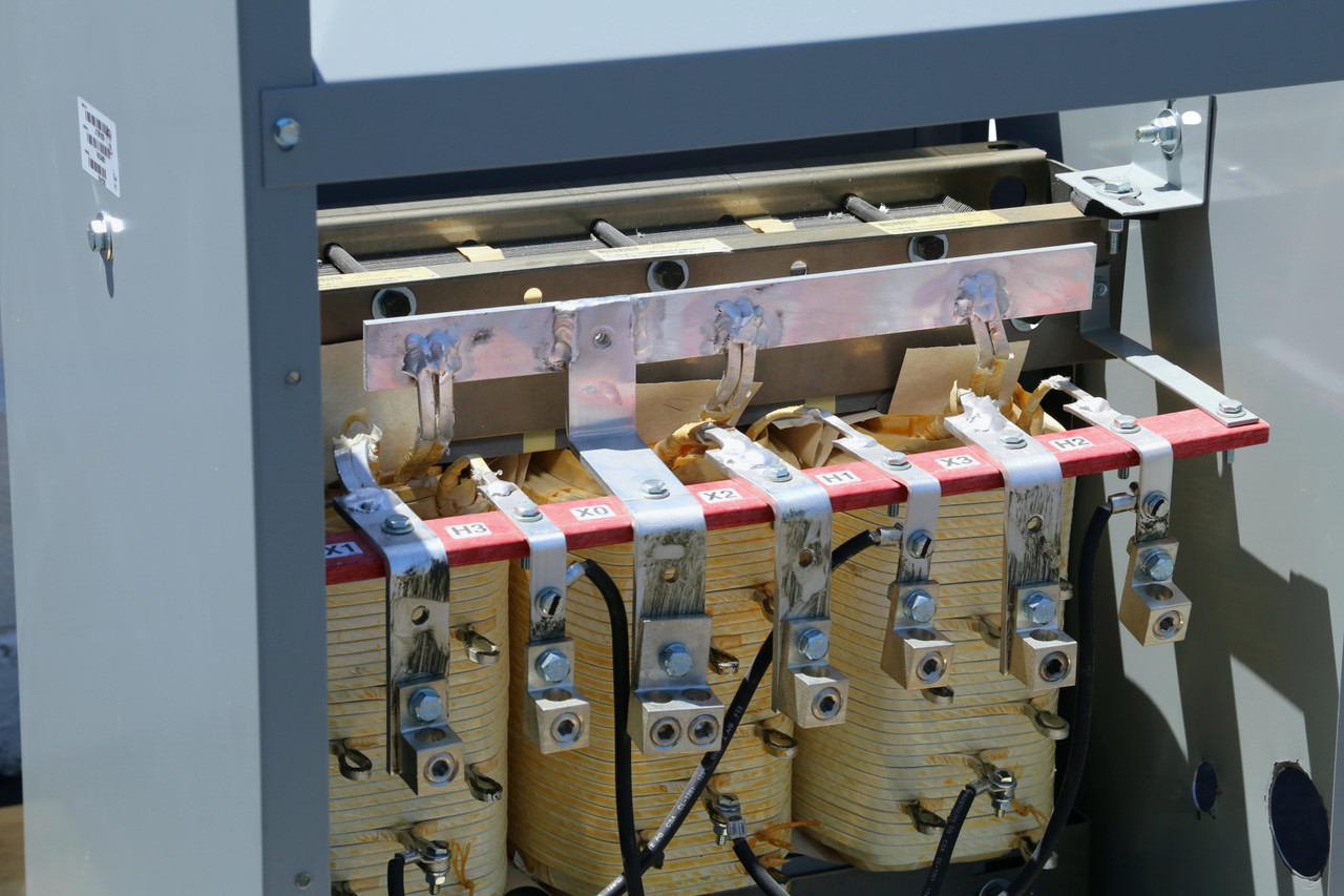 V48M28T4516
45 kVA Power Distribution Trasnformer
480 to 208Y/120V