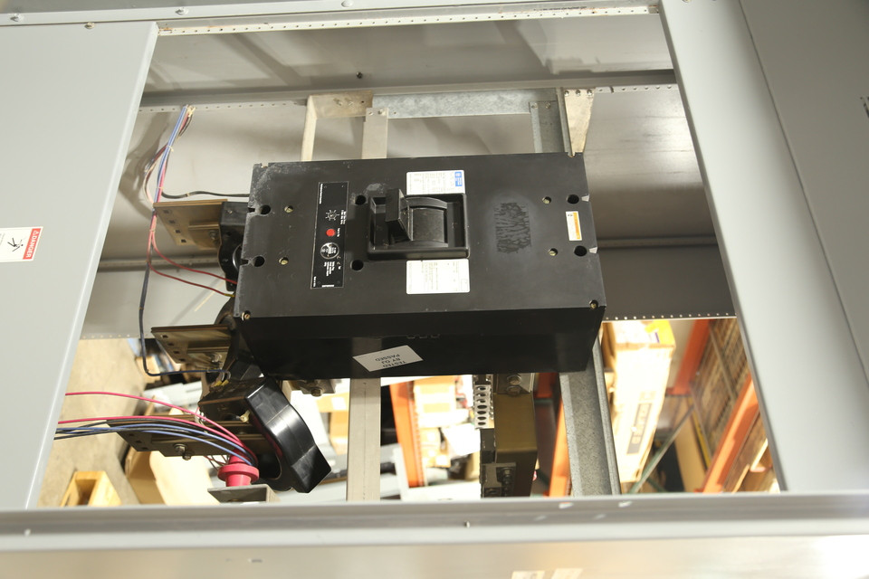 3000A Breaker 100% Rated
Included w/Panel Main Breaker