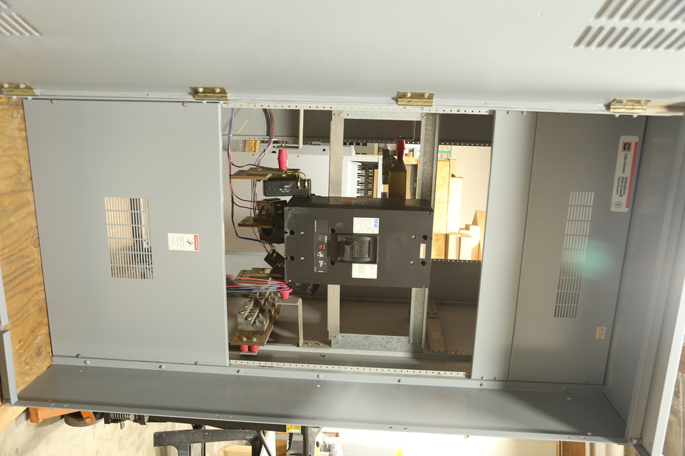 3000A Breaker 100% Rated
Included w/Panel Main Breaker
